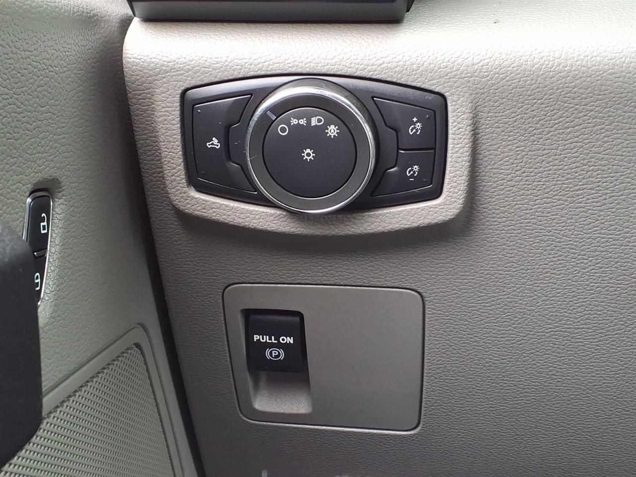 Ford F-150 XL 4WD Reg Cab 6.5' Box 2017
