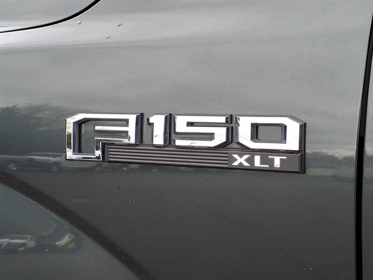 Ford F-150 Lariat 4WD SuperCab 8' Box 2018