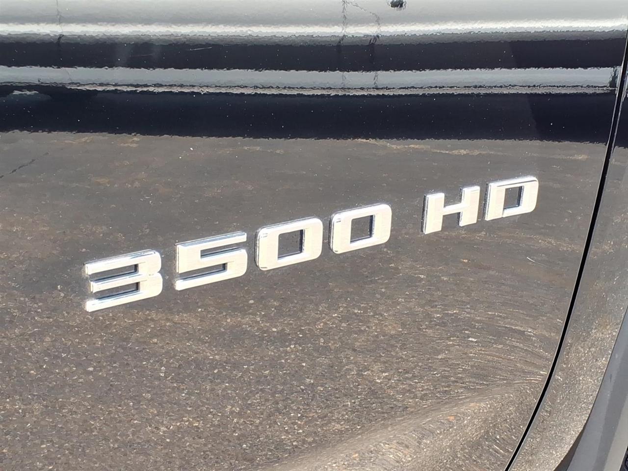Chevrolet Silverado 3500HD 4WD Reg Cab 142" Work Truck 2021