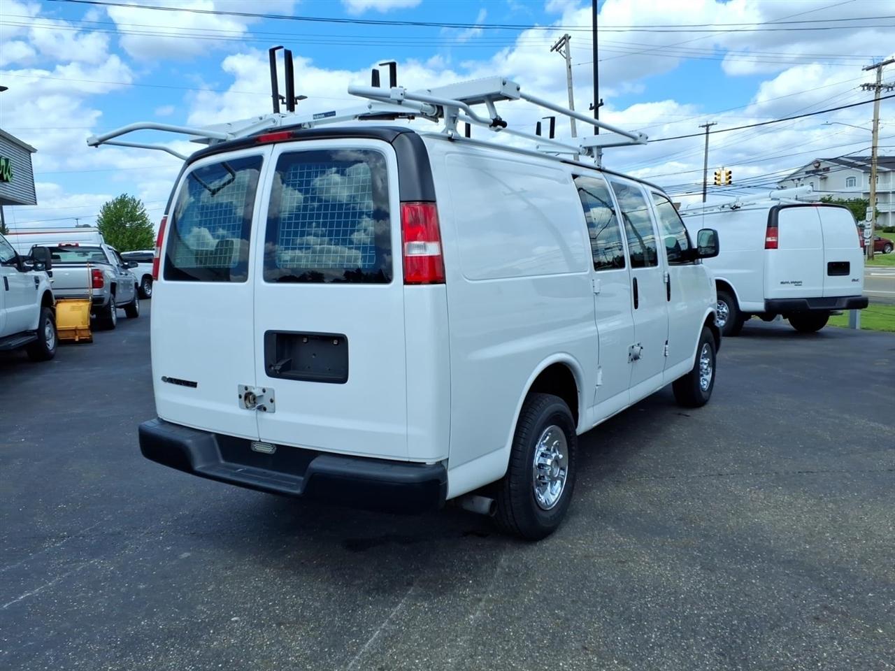Chevrolet Express Cargo Van RWD 2500 135" 2019