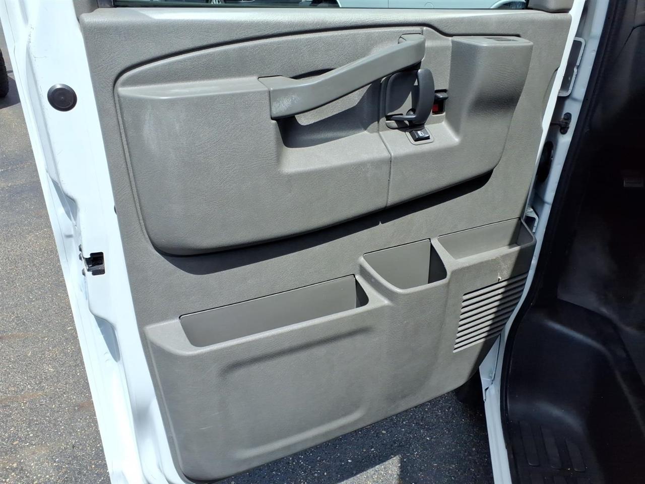 Chevrolet Express Cargo Van RWD 2500 135" 2019