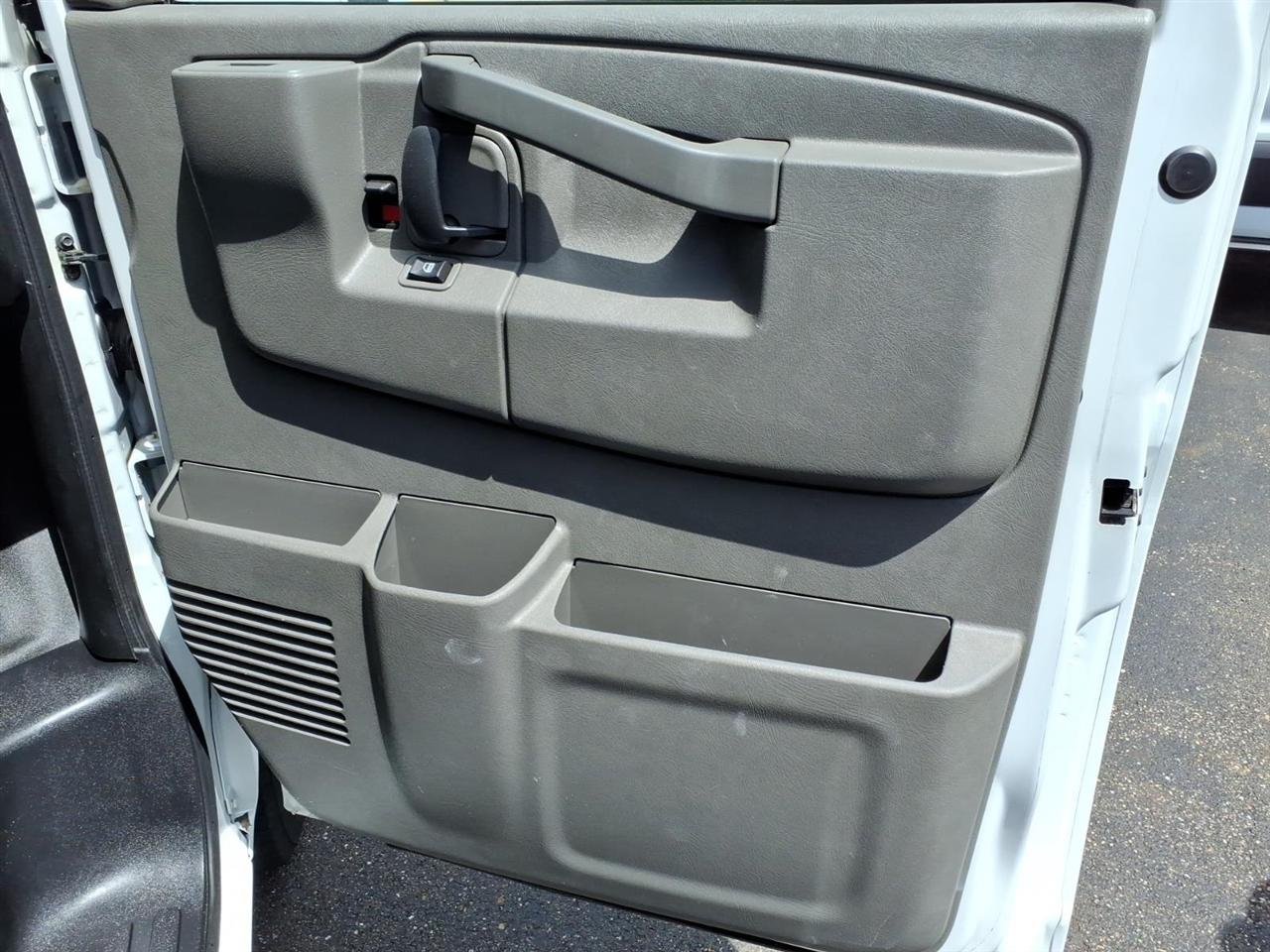 Chevrolet Express Cargo Van RWD 2500 135" 2019