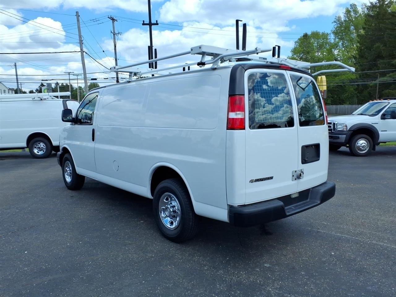 Chevrolet Express Cargo Van RWD 2500 135" 2019