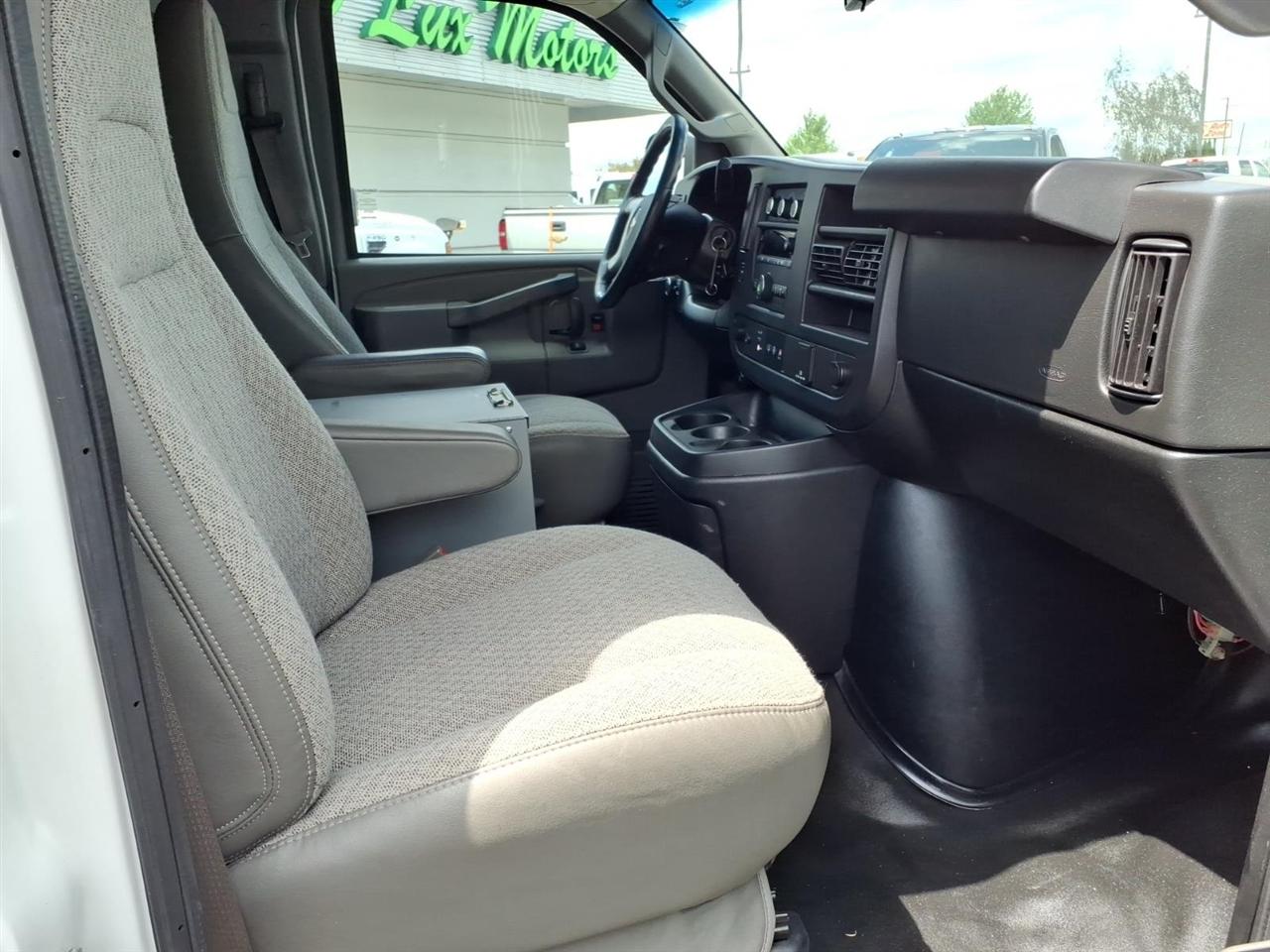 Chevrolet Express Cargo Van RWD 2500 135" 2019