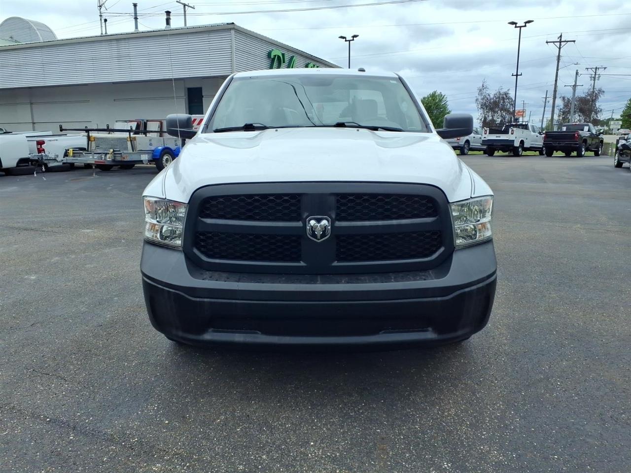 RAM 1500 Classic Tradesman 4x2 Reg Cab 8' Box 2019