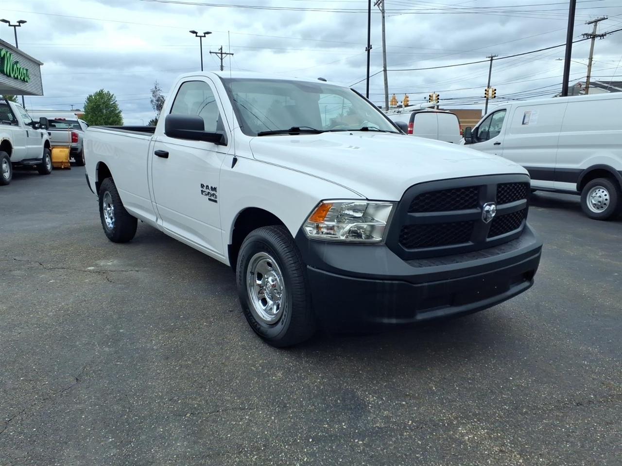 RAM 1500 Classic Tradesman 4x2 Reg Cab 8' Box 2019