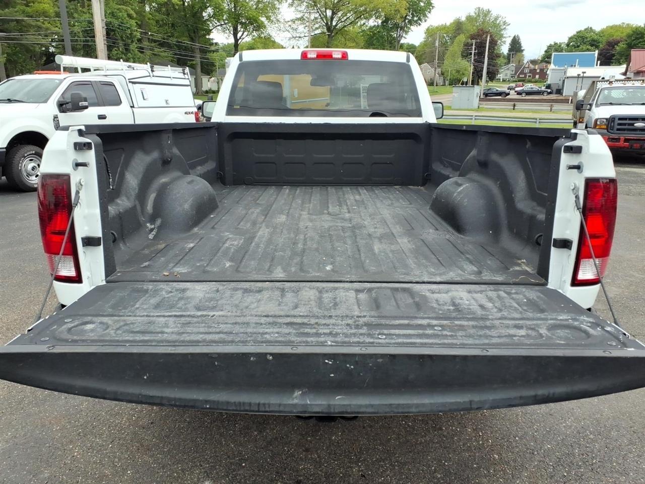 RAM 1500 Classic Tradesman 4x2 Reg Cab 8' Box 2019