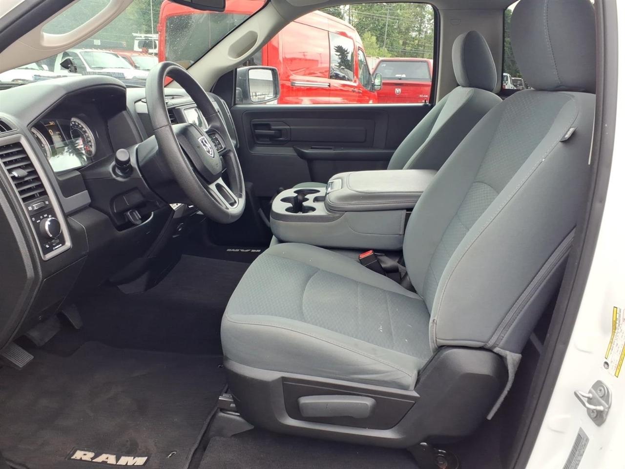 RAM 1500 Classic Tradesman 4x2 Reg Cab 8' Box 2019