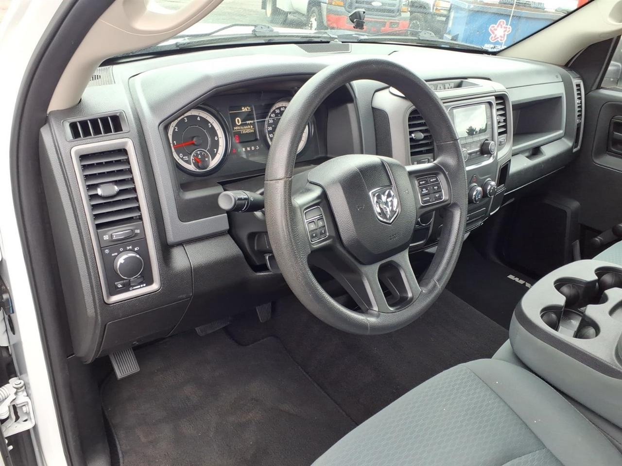 RAM 1500 Classic Tradesman 4x2 Reg Cab 8' Box 2019
