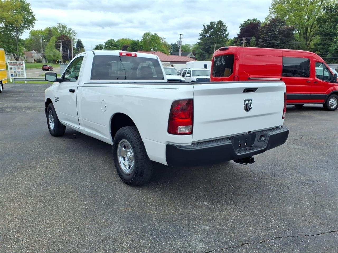 RAM 1500 Classic Tradesman 4x2 Reg Cab 8' Box 2019