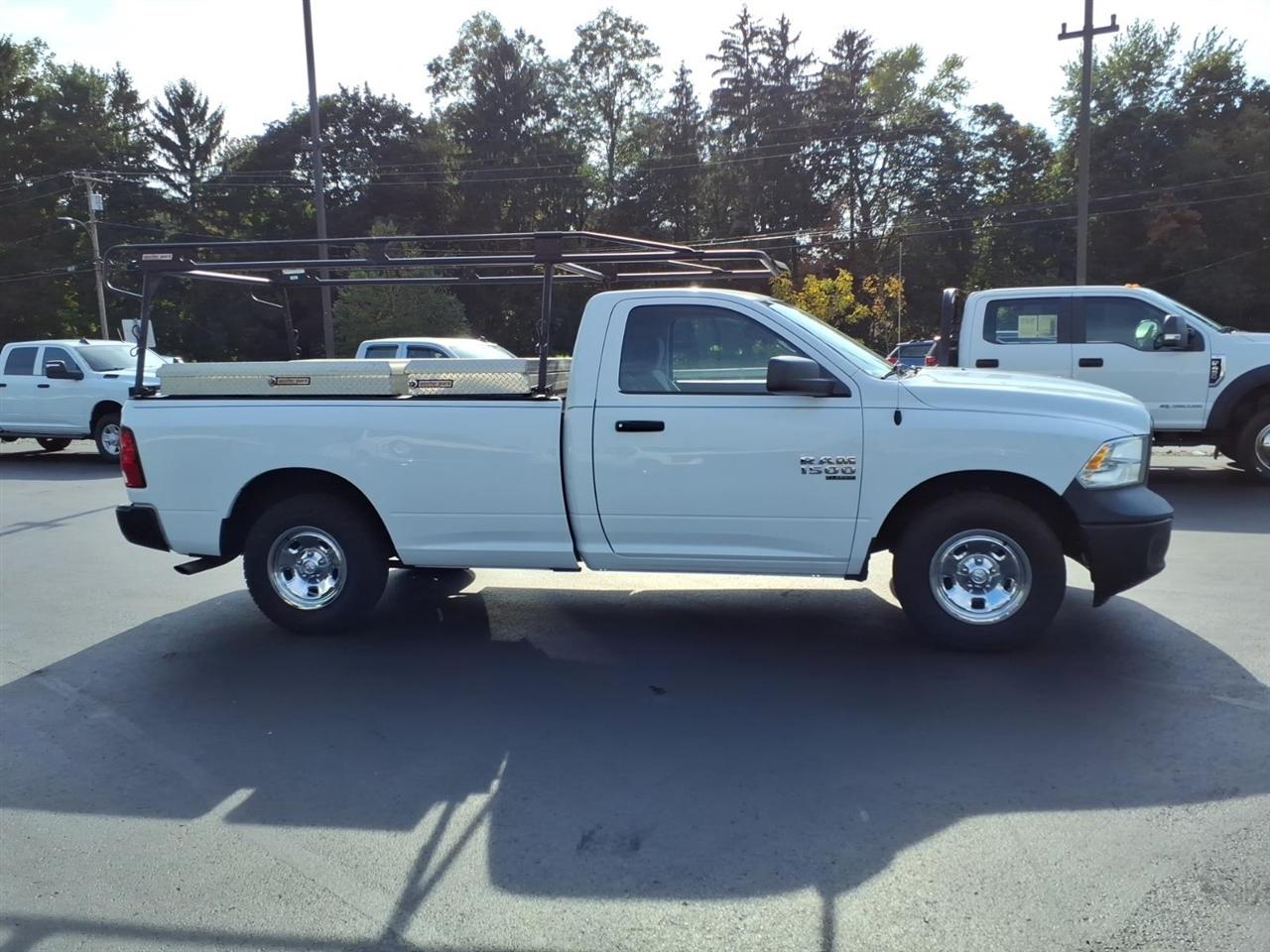 RAM 1500 Classic Tradesman 4x2 Reg Cab 8' Box 2019