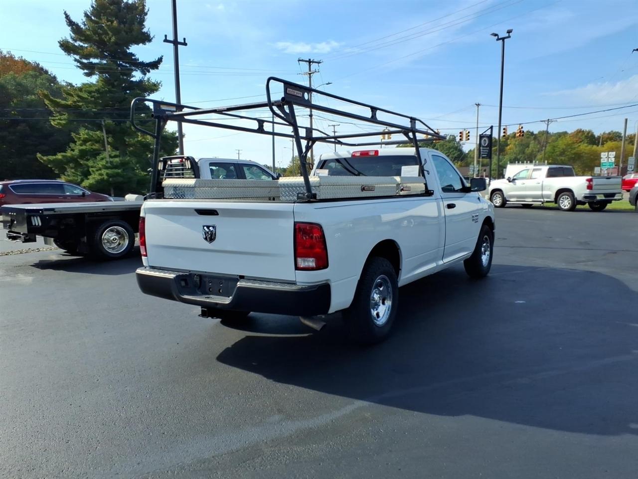 RAM 1500 Classic Tradesman 4x2 Reg Cab 8' Box 2019