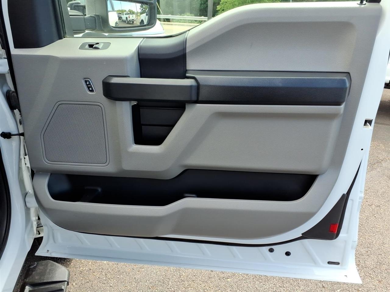 Ford Super Duty F-250 SRW XL 4WD SuperCab 8' Box 2019