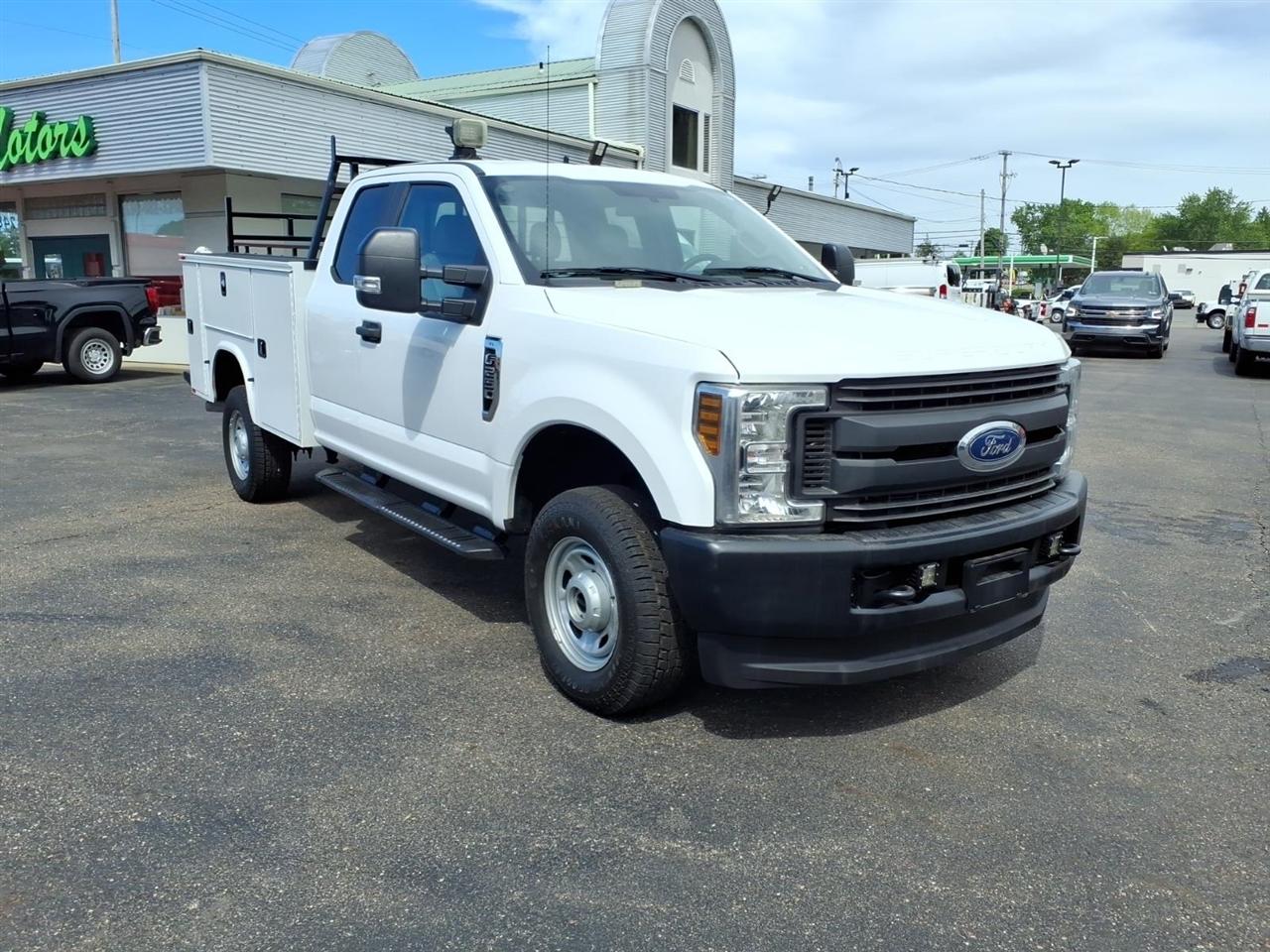 Ford Super Duty F-250 SRW XL 4WD SuperCab 8' Box 2019
