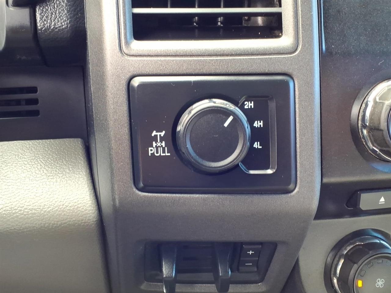 Ford Super Duty F-250 SRW XL 4WD Crew Cab 8' Box 2018