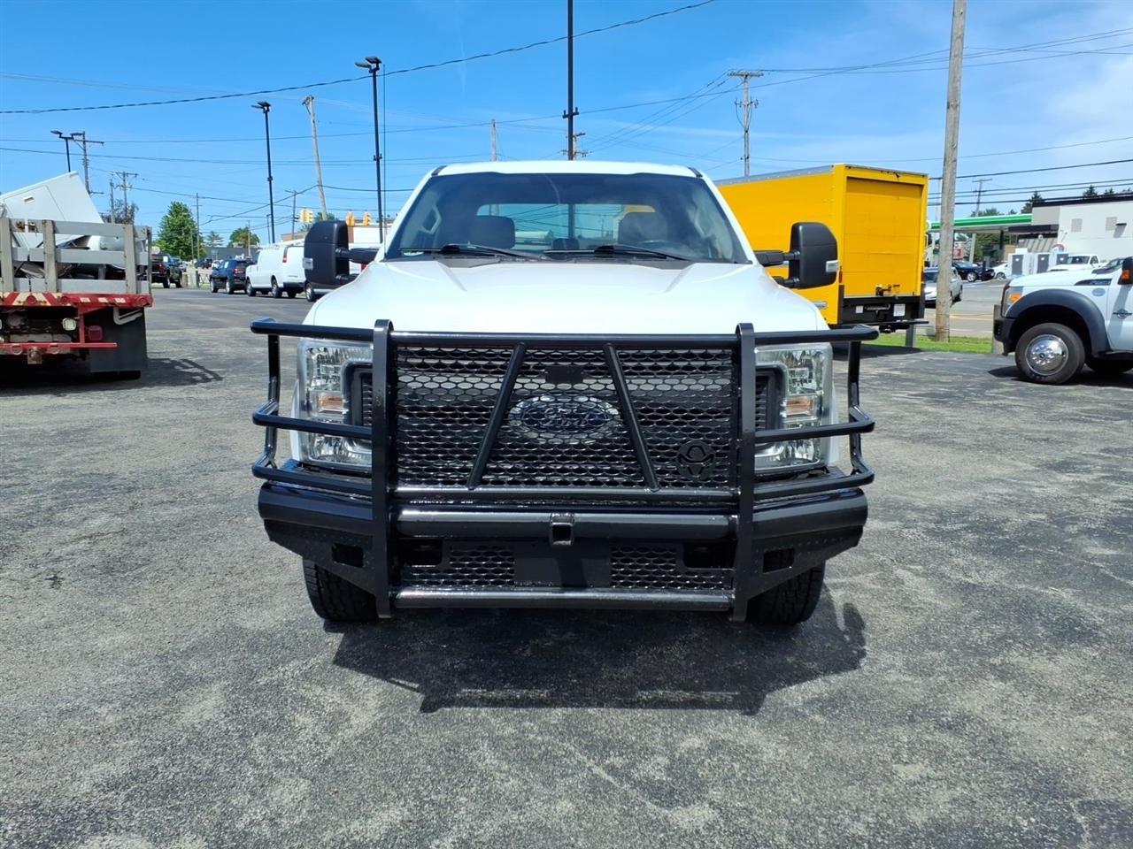 Ford Super Duty F-250 SRW XL 4WD Crew Cab 8' Box 2018