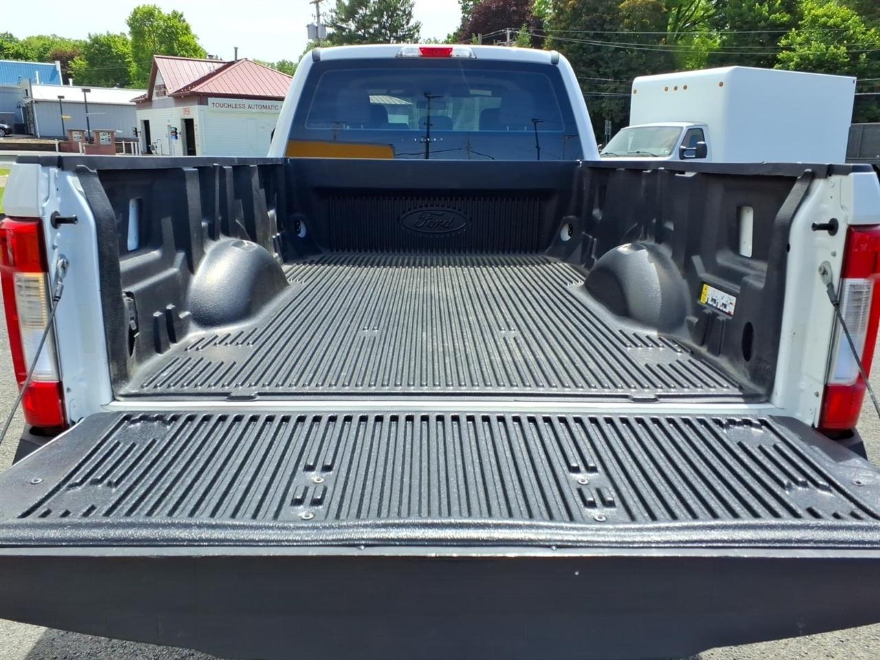 Ford Super Duty F-250 SRW XL 4WD Crew Cab 8' Box 2018