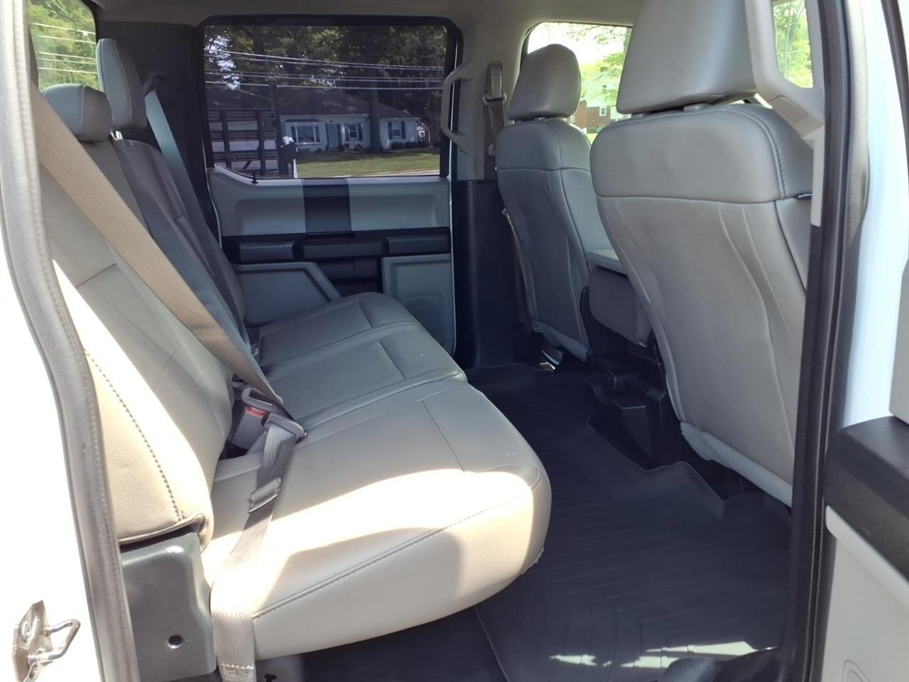 Ford Super Duty F-250 SRW XL 4WD Crew Cab 8' Box 2018