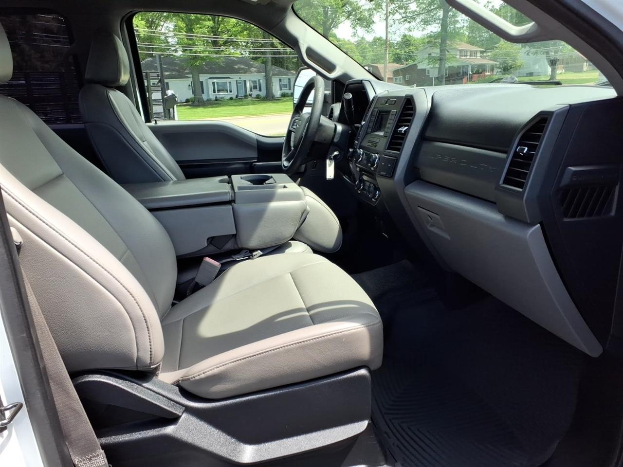 Ford Super Duty F-250 SRW XL 4WD Crew Cab 8' Box 2018