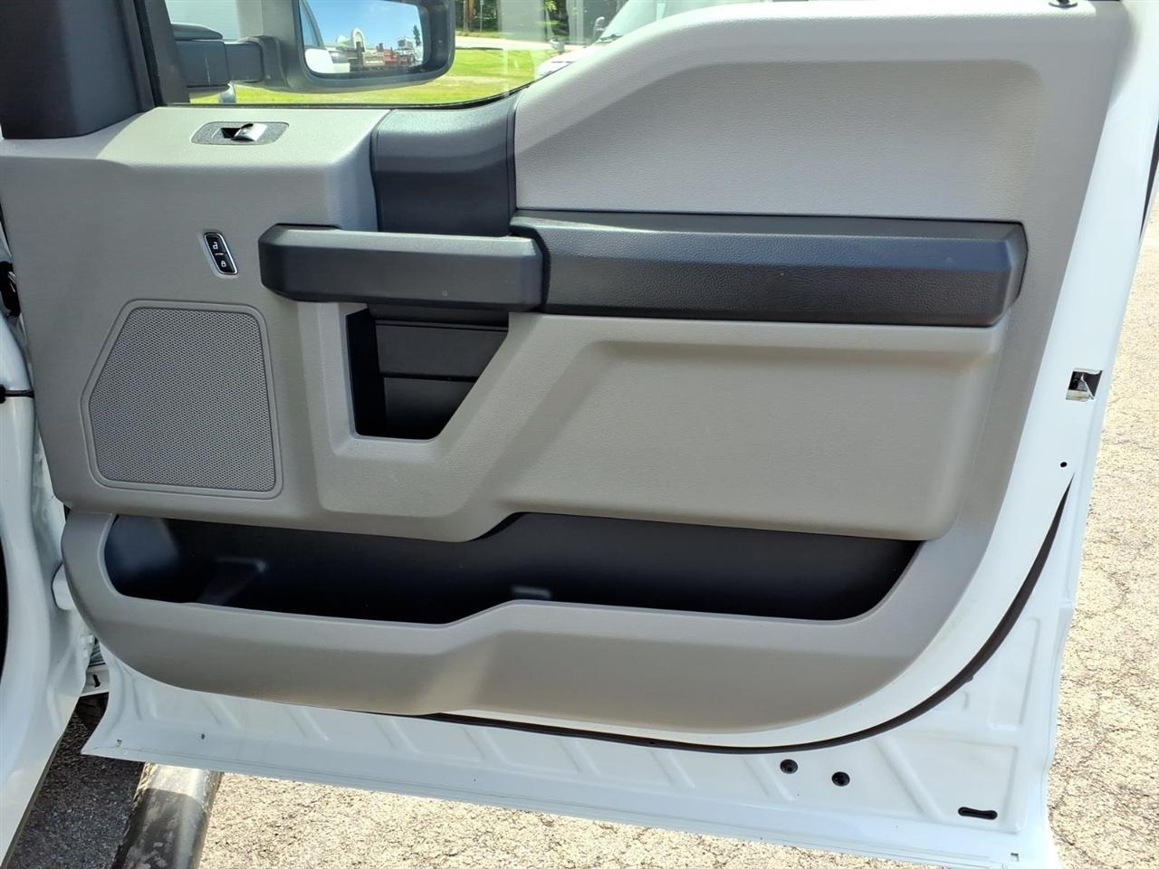 Ford Super Duty F-250 SRW XL 4WD Crew Cab 8' Box 2018