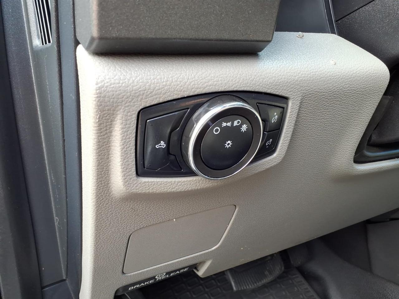 Ford Super Duty F-250 SRW XL 4WD Crew Cab 8' Box 2018