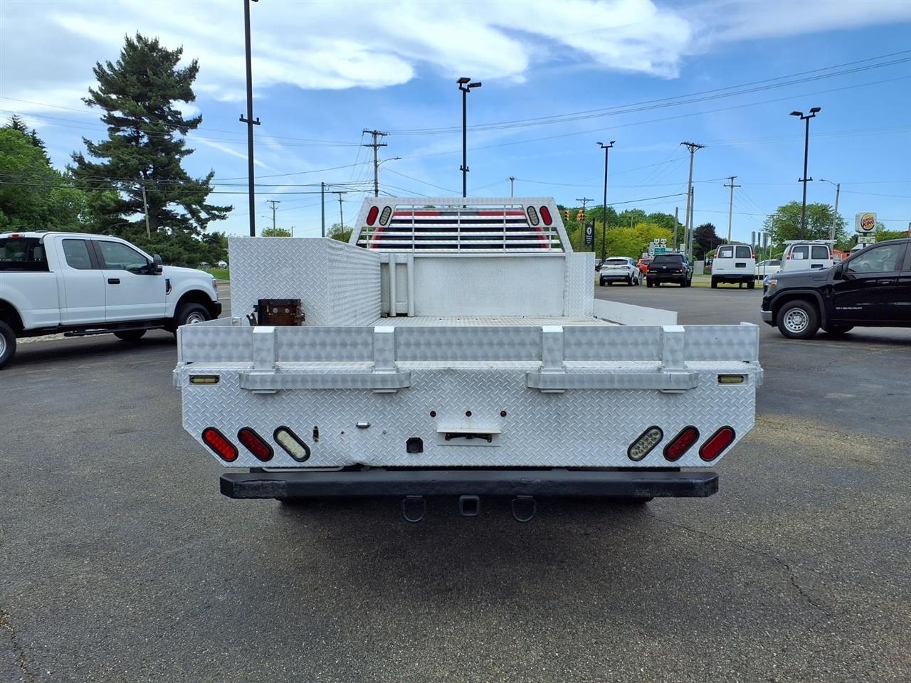 RAM 4500 Chassis Cab Tradesman 4x4 Crew Cab 84" CA 197.4" WB 2017