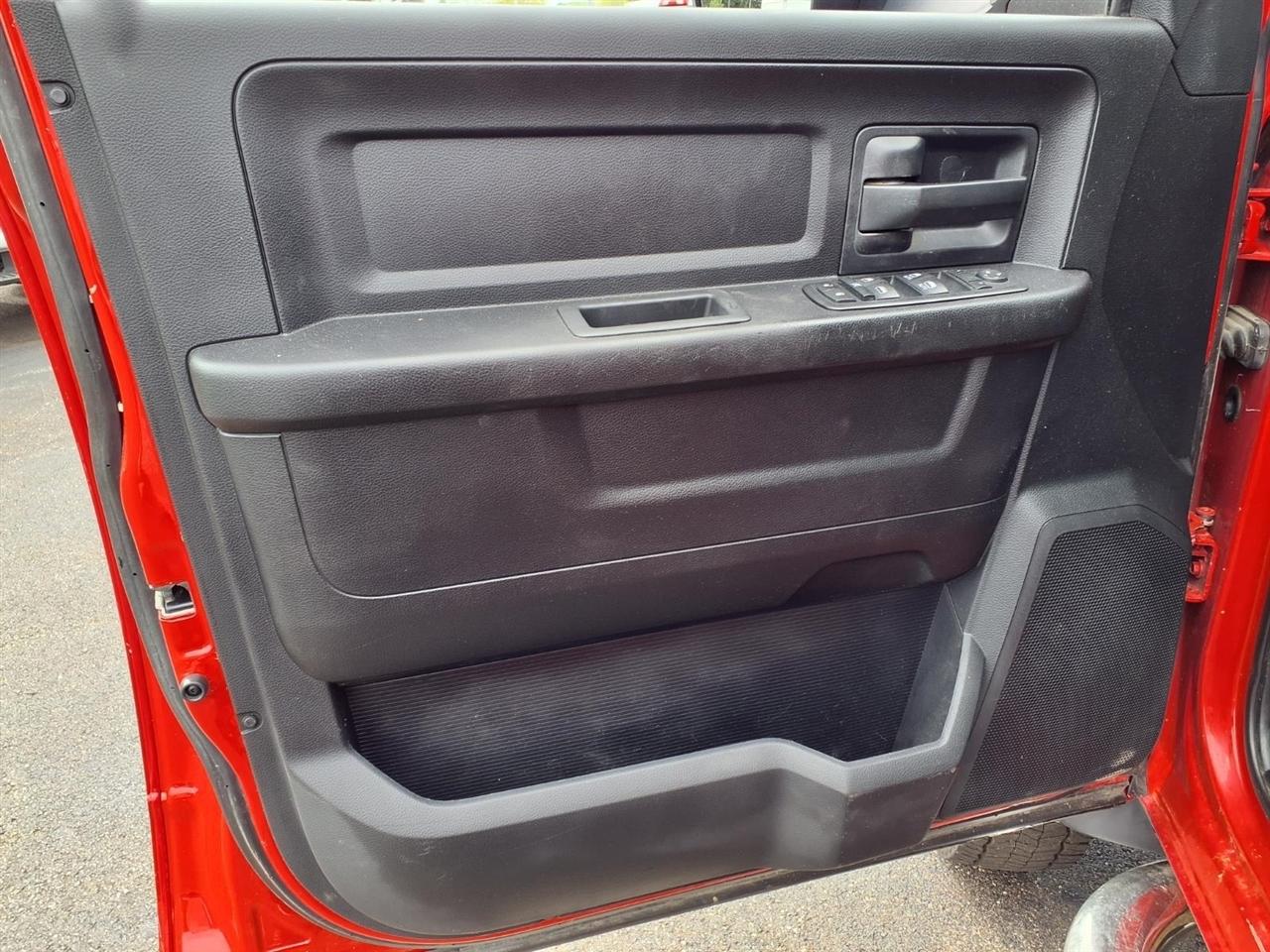 RAM 4500 Chassis Cab Tradesman 4x4 Crew Cab 84" CA 197.4" WB 2017