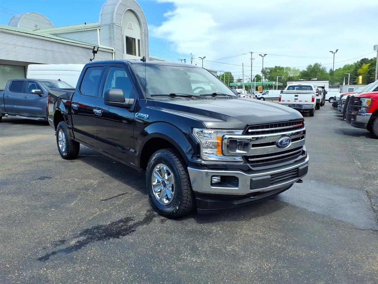 View vehicle photo 7