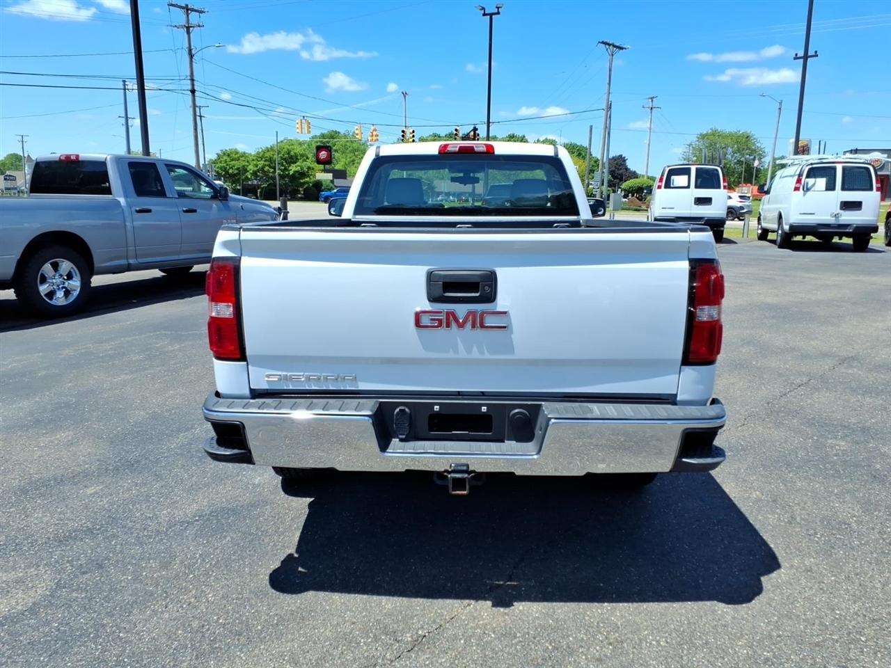 GMC Sierra 1500 2WD Reg Cab 133.0" 2018
