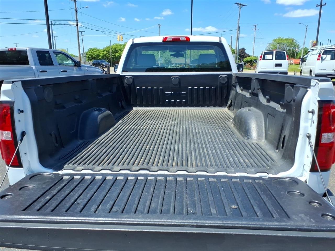 GMC Sierra 1500 2WD Reg Cab 133.0" 2018