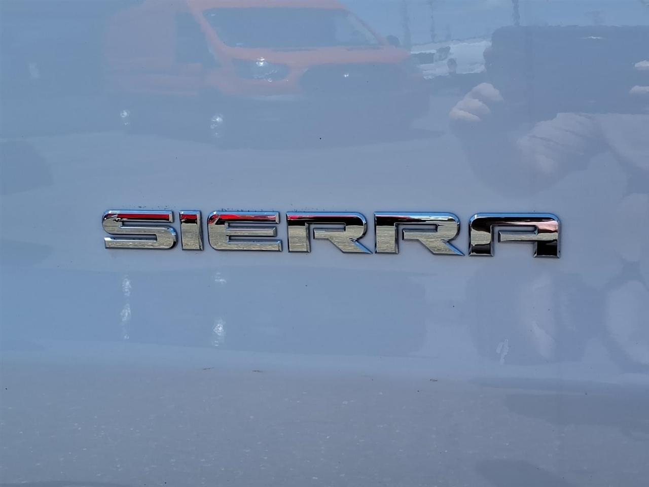 GMC Sierra 1500 2WD Reg Cab 133.0" 2018