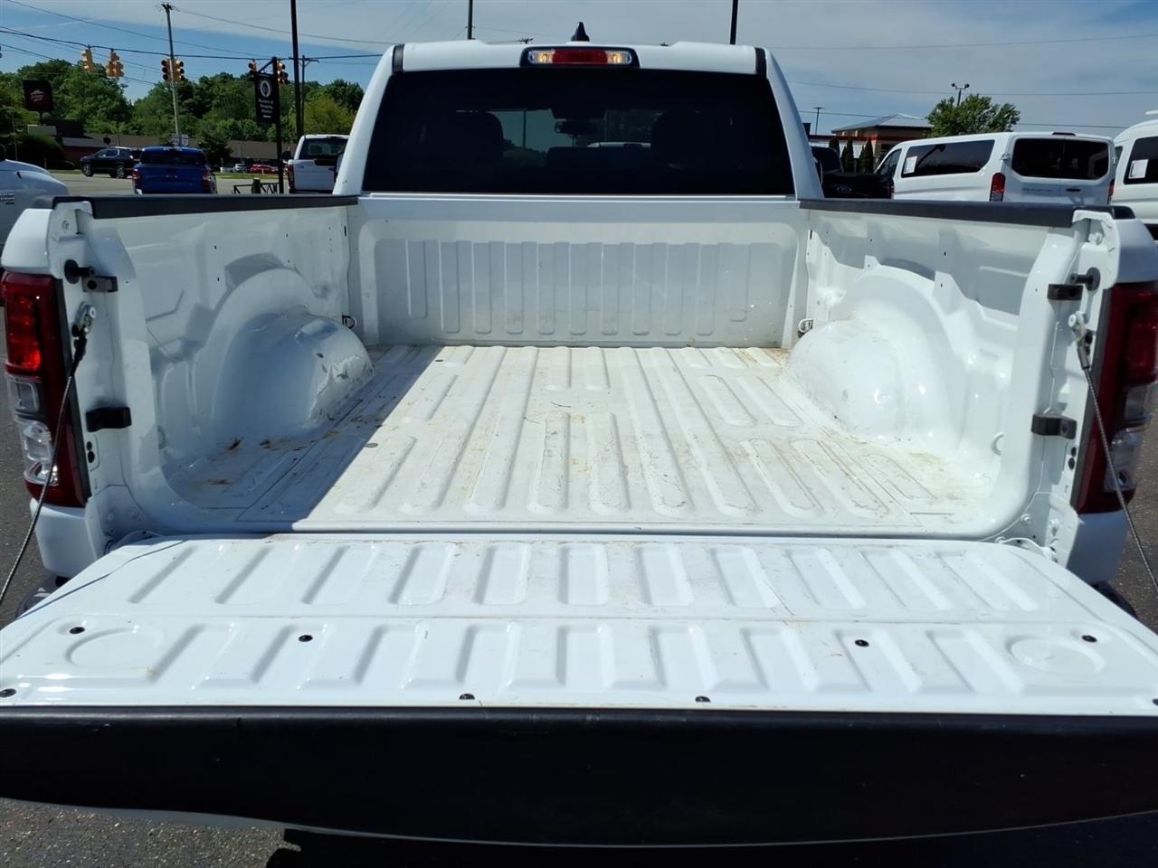 RAM 1500 Tradesman 4x4 Quad Cab 6'4" Box 2024
