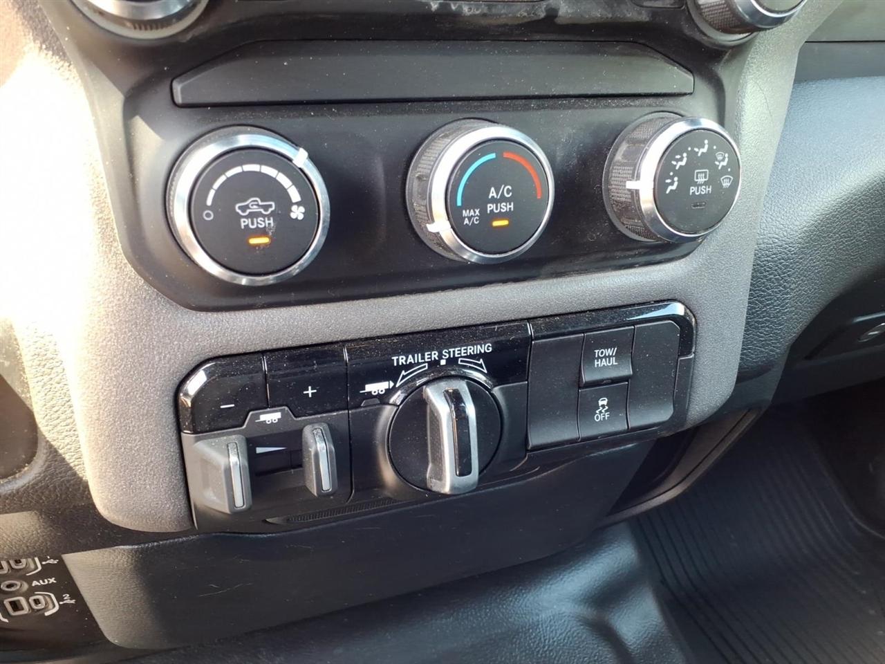 RAM 1500 Tradesman 4x4 Quad Cab 6'4" Box 2024