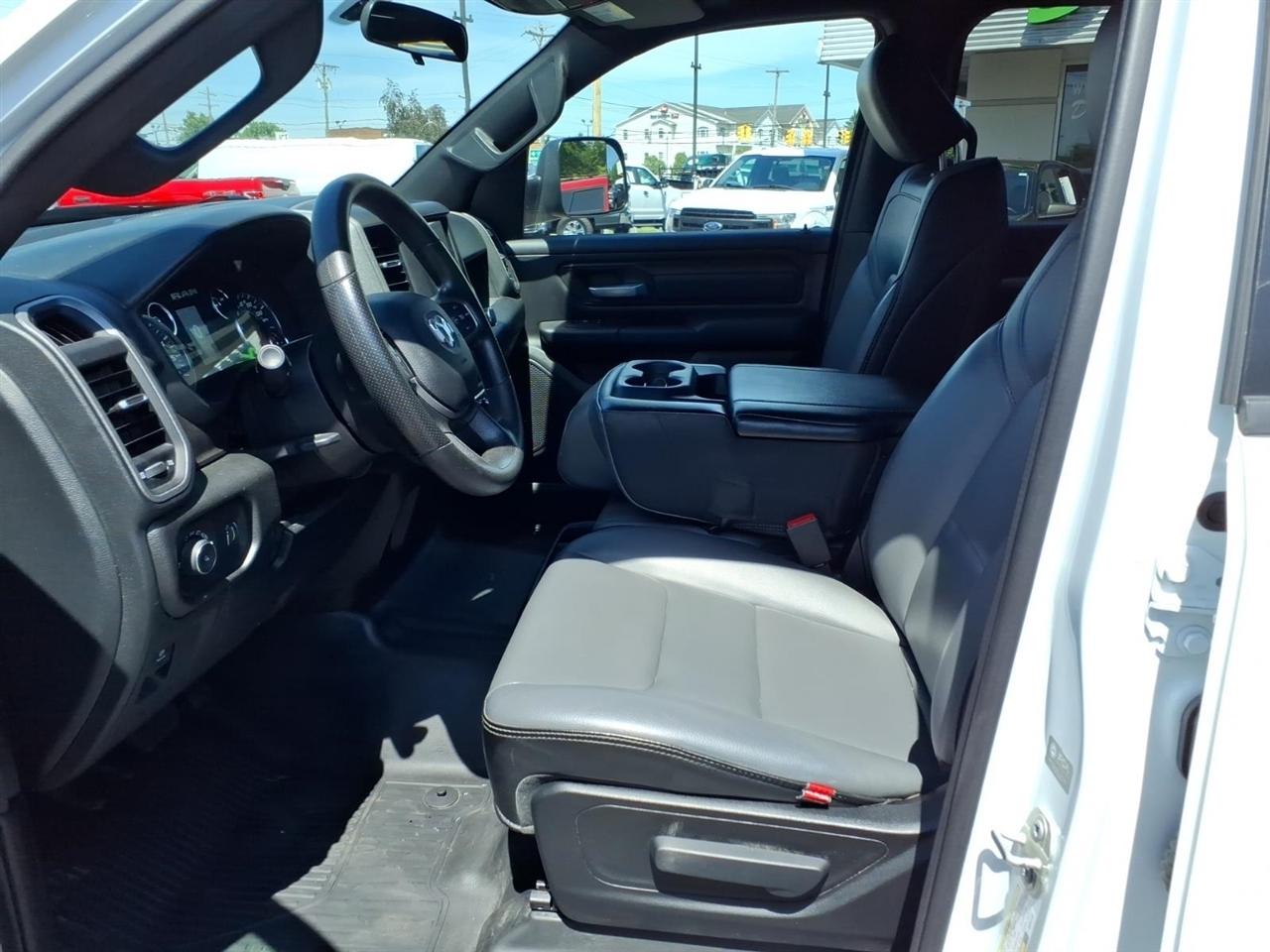 RAM 1500 Tradesman 4x4 Quad Cab 6'4" Box 2024
