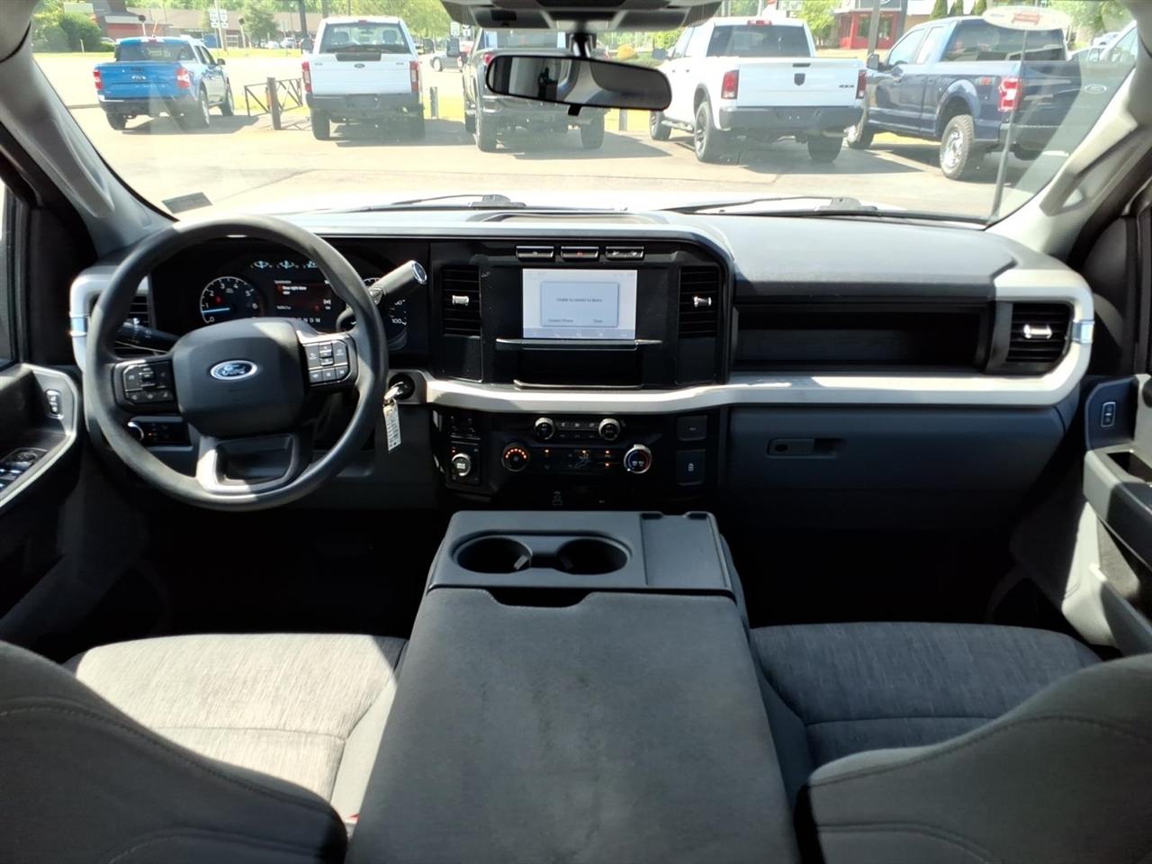 Ford Super Duty F-250 SRW XL 4WD Crew Cab 6.75' Box 2023