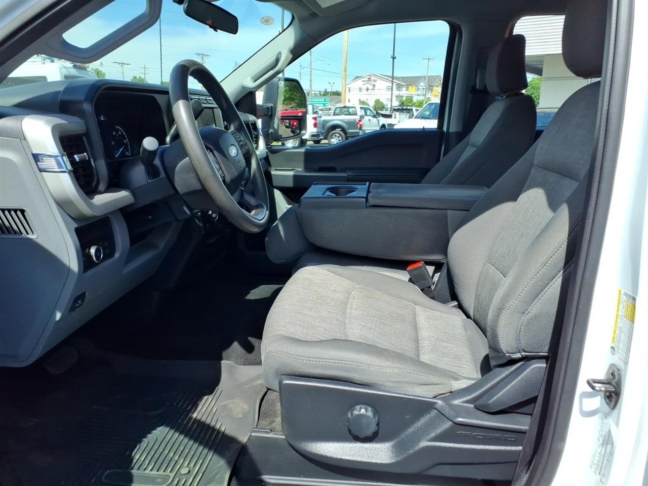 Ford Super Duty F-250 SRW XL 4WD Crew Cab 6.75' Box 2023