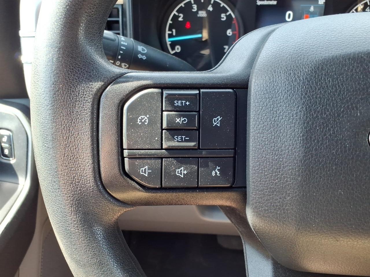 Ford Super Duty F-250 SRW XL 4WD Crew Cab 6.75' Box 2023