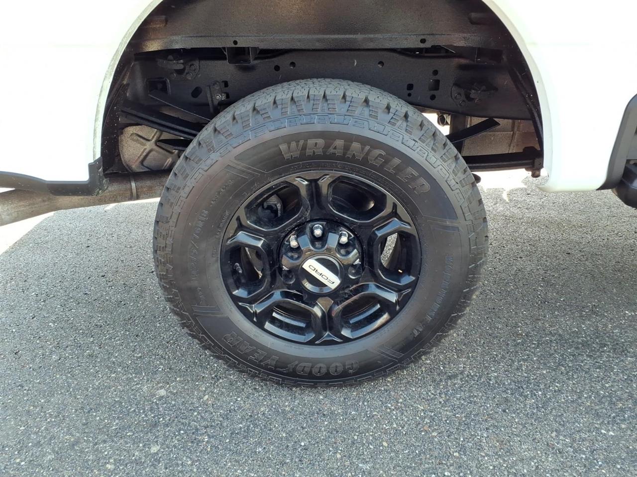 Ford Super Duty F-250 SRW XL 4WD Crew Cab 6.75' Box 2023