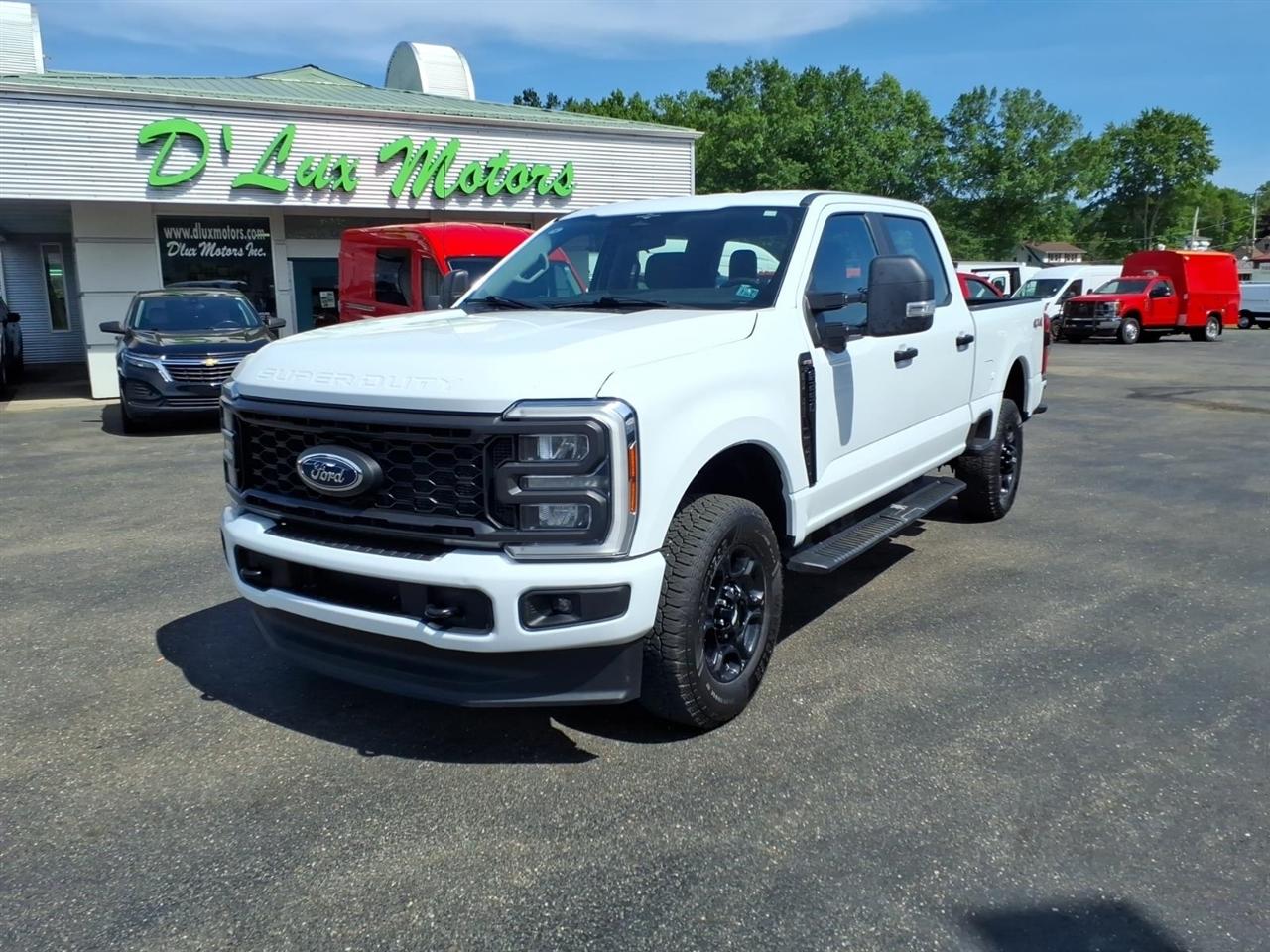 2023 Ford Super Duty F-250 SRW XL 4WD Crew Cab 6.75' Box