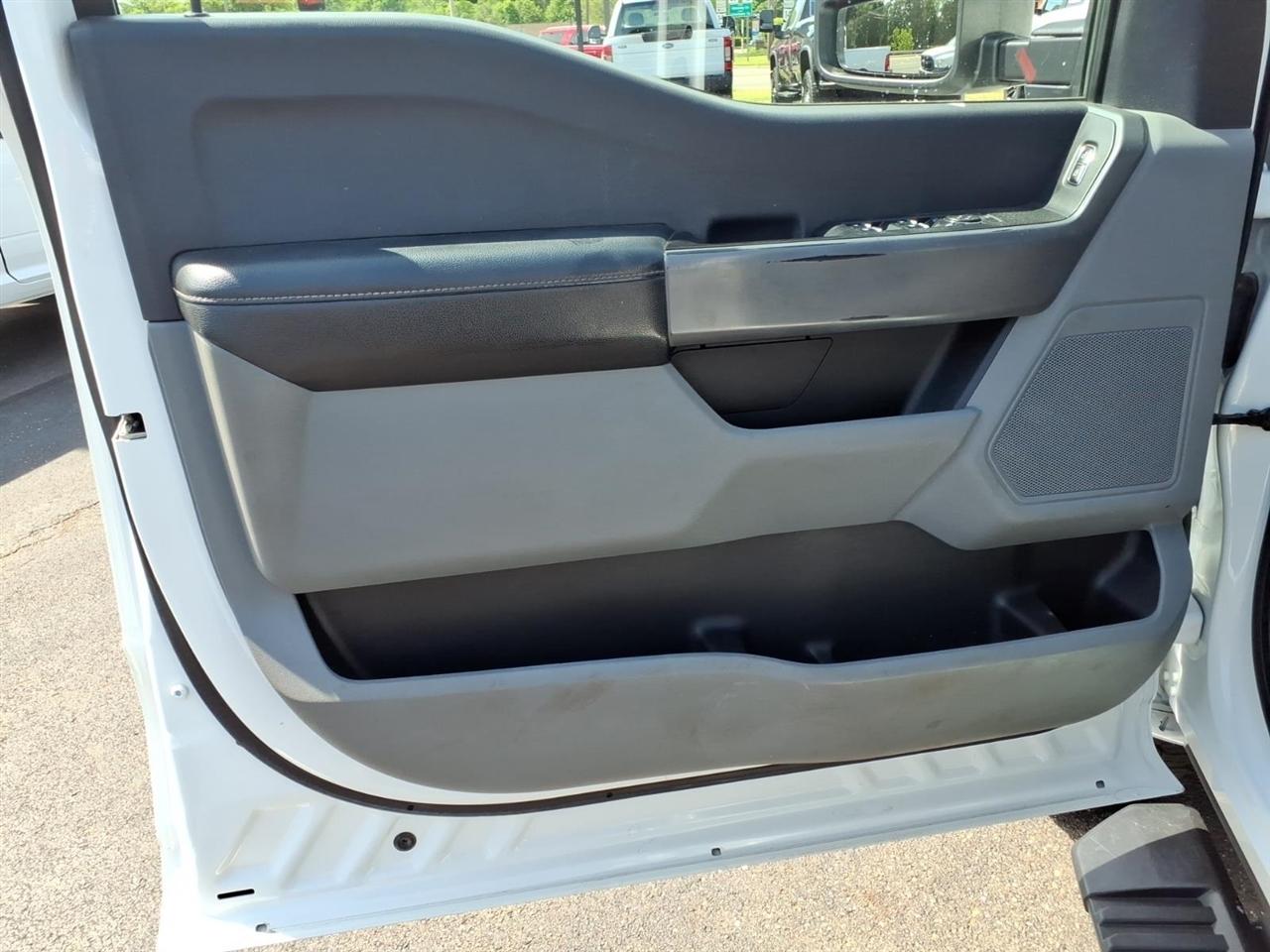 Ford Super Duty F-250 SRW XL 4WD Crew Cab 6.75' Box 2023