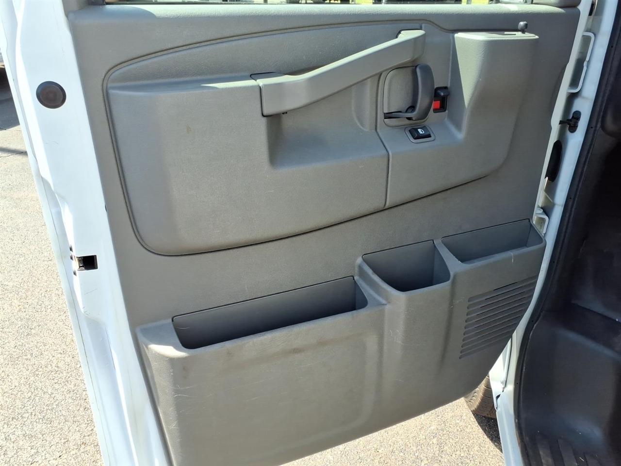 Chevrolet Express Cargo Van RWD 2500 135" 2022