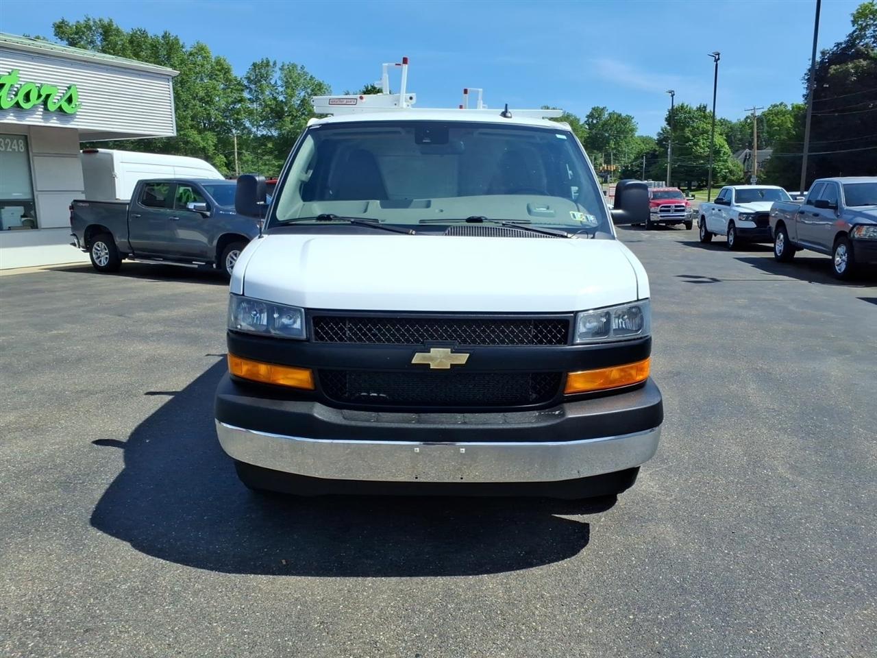 Chevrolet Express Cargo Van RWD 2500 135" 2022