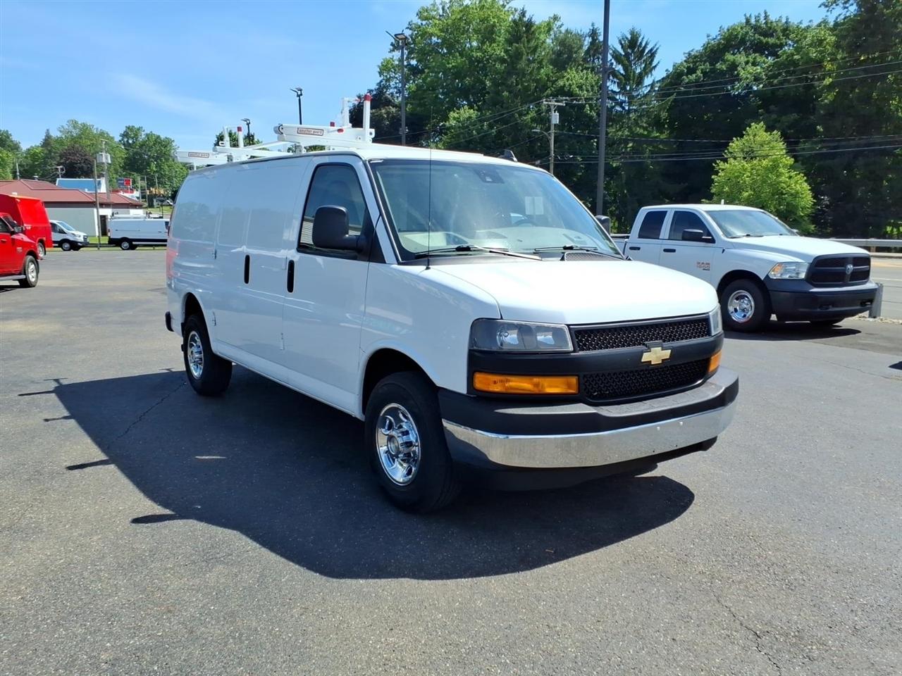Chevrolet Express Cargo Van RWD 2500 135" 2022