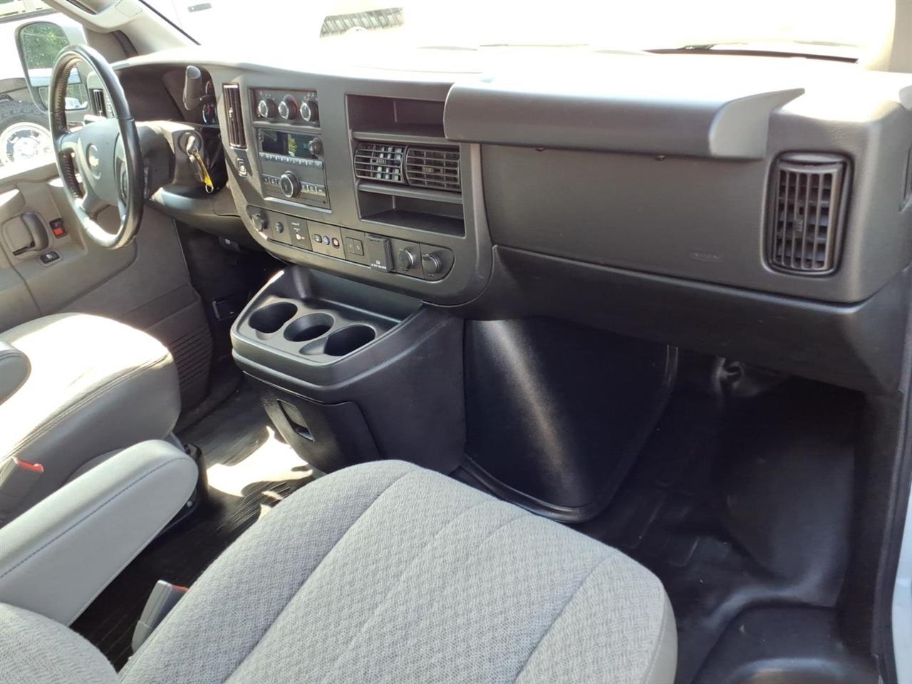 Chevrolet Express Cargo Van RWD 2500 135" 2022