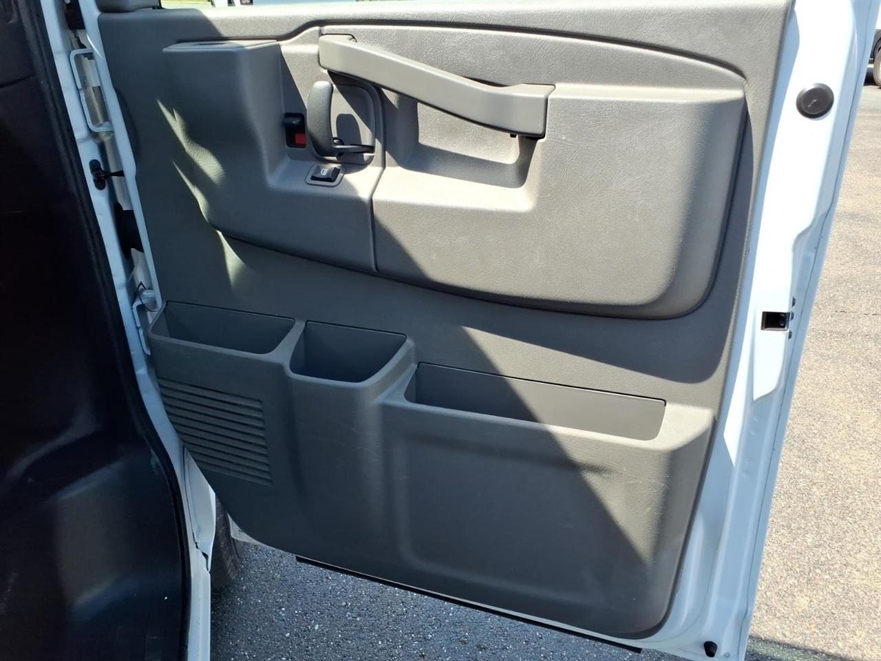 Chevrolet Express Cargo Van RWD 2500 135" 2022