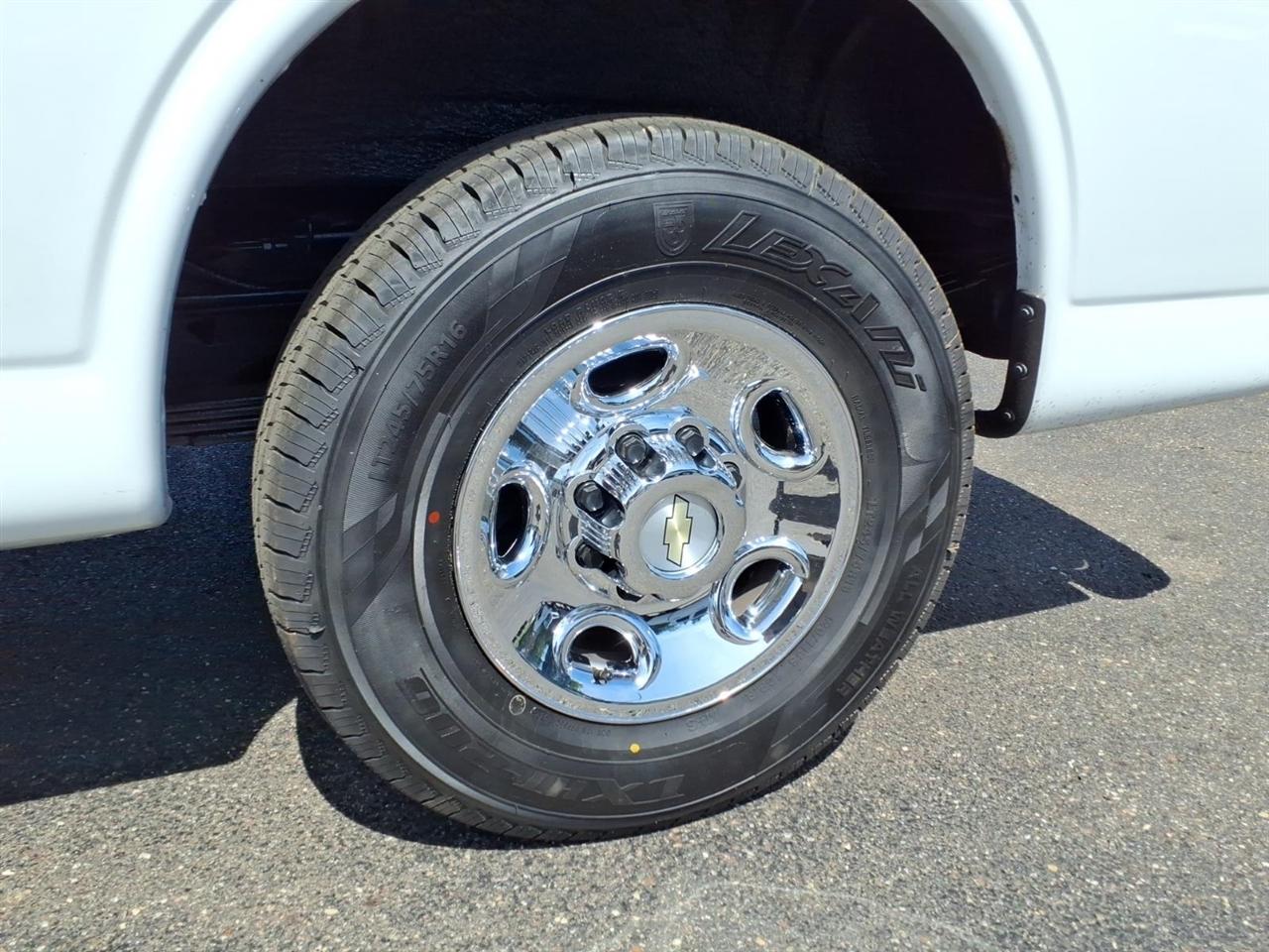 Chevrolet Express Cargo Van RWD 2500 135" 2022
