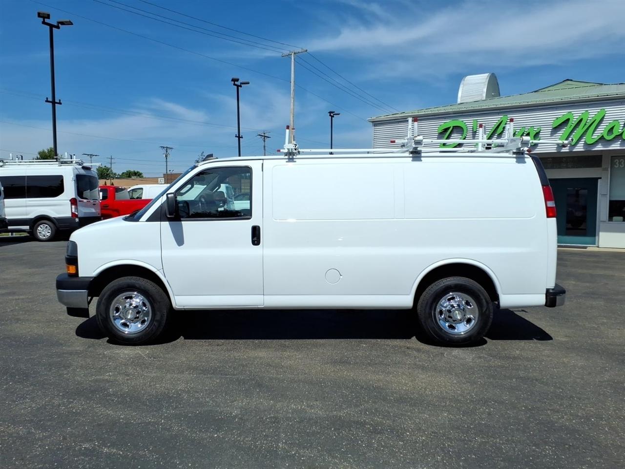 Chevrolet Express Cargo Van RWD 2500 135" 2022