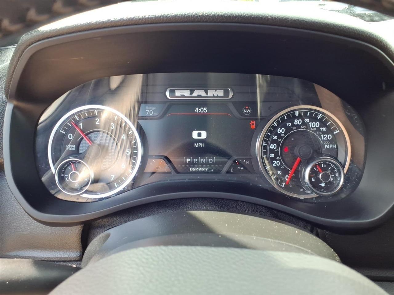 RAM 2500 Tradesman 4x4 Crew Cab 8' Box 2023