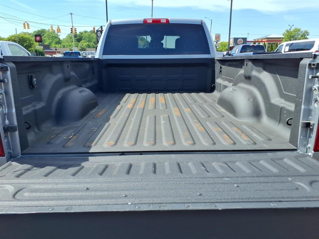 RAM 2500 Tradesman 4x4 Crew Cab 8' Box 2023