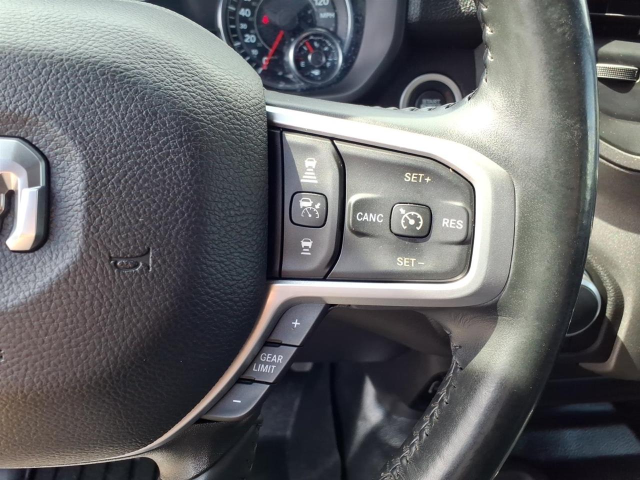 RAM 2500 Tradesman 4x4 Crew Cab 8' Box 2023